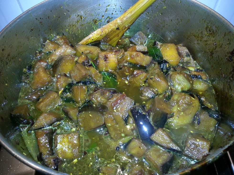 How to prepare south indian spiced aubergine pickle B+C Guides