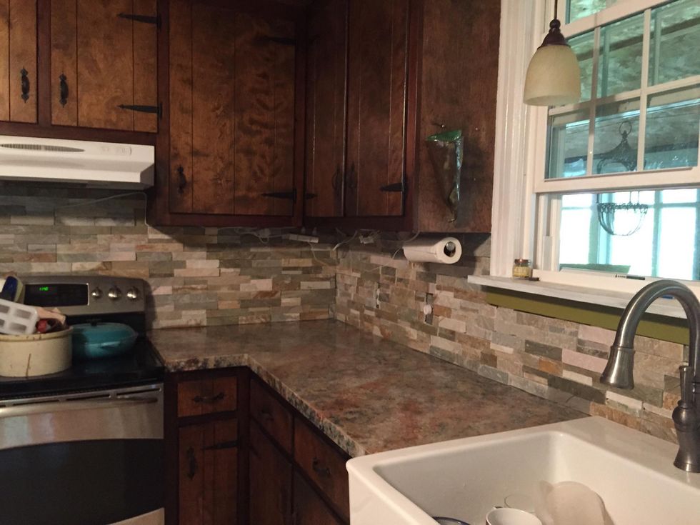 how to install quartz backsplash