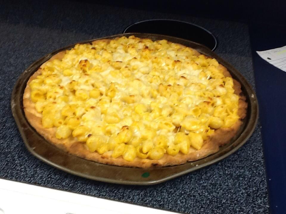 how to make mac n cheese pizzza