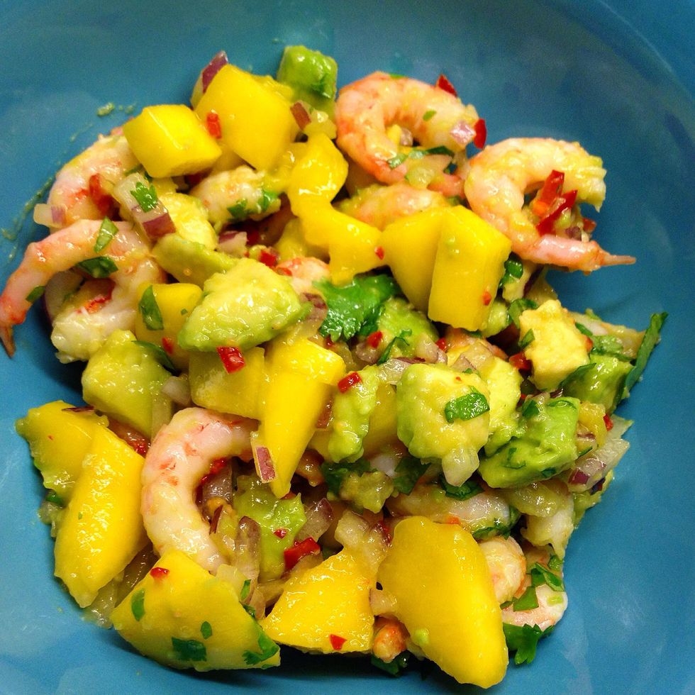 How to make a mango, avocado & prawn salad B+C Guides
