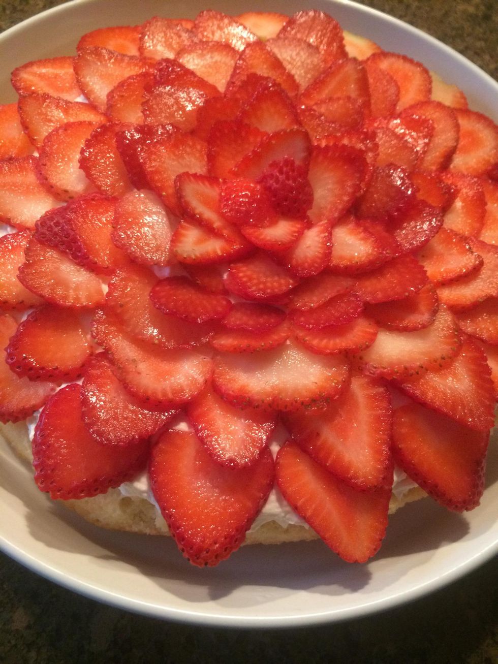 How to make a strawberry flower cake B+C Guides