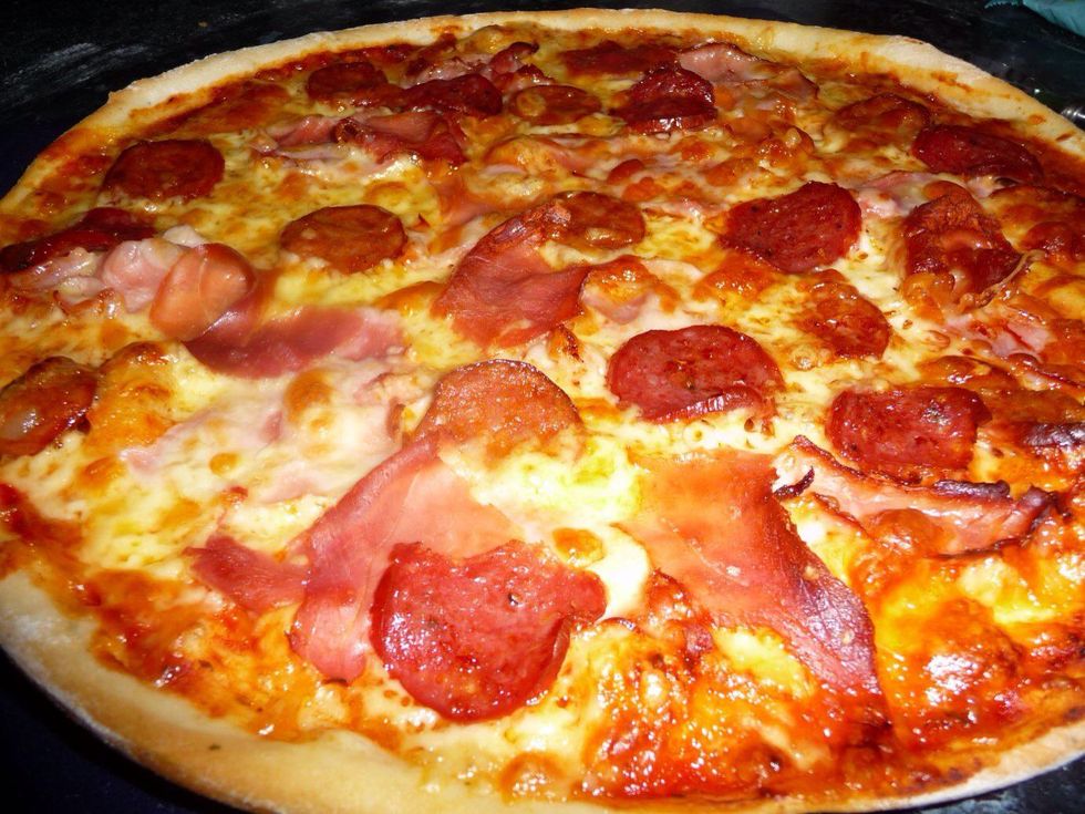 How to make yummy cheesy pizza.. B+C Guides