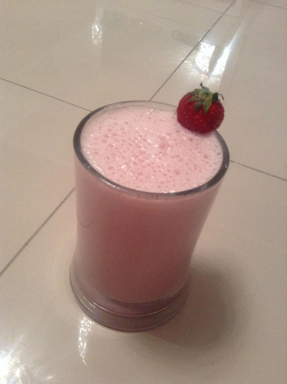 Cointreau blush How to make a strawberry and banana milkshake - B+C Guides
