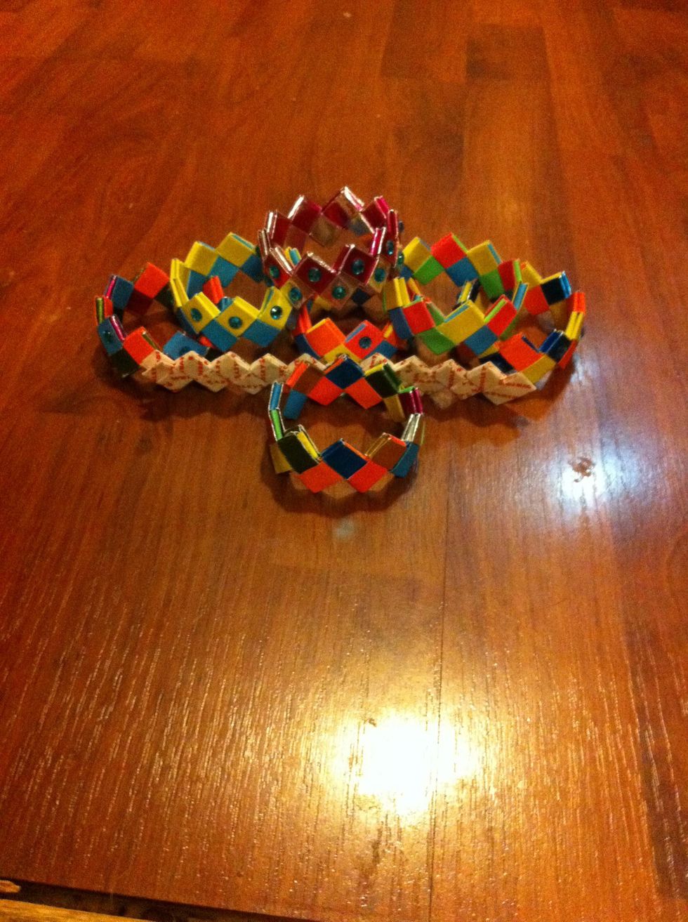 How to make a gum wrapper bracelet B+C Guides