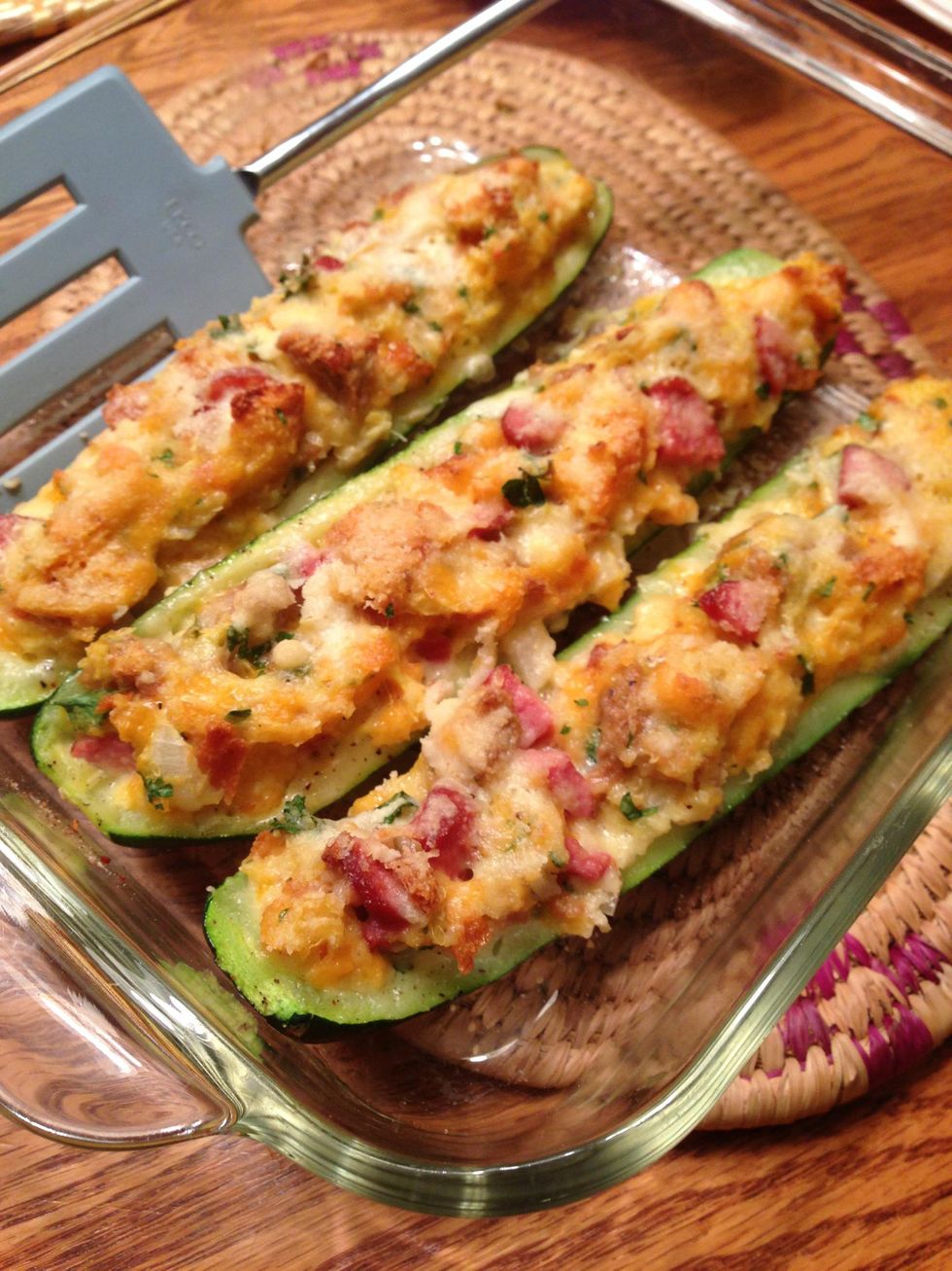 How to make tasty tender stuffed zucchini boats - B+C Guides