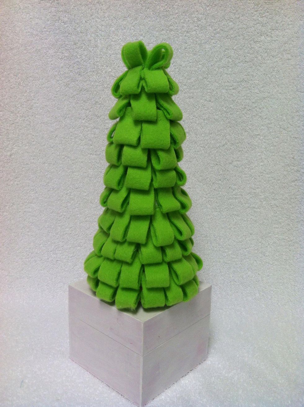 How to make a felt christmas styrofoam tree B+C Guides