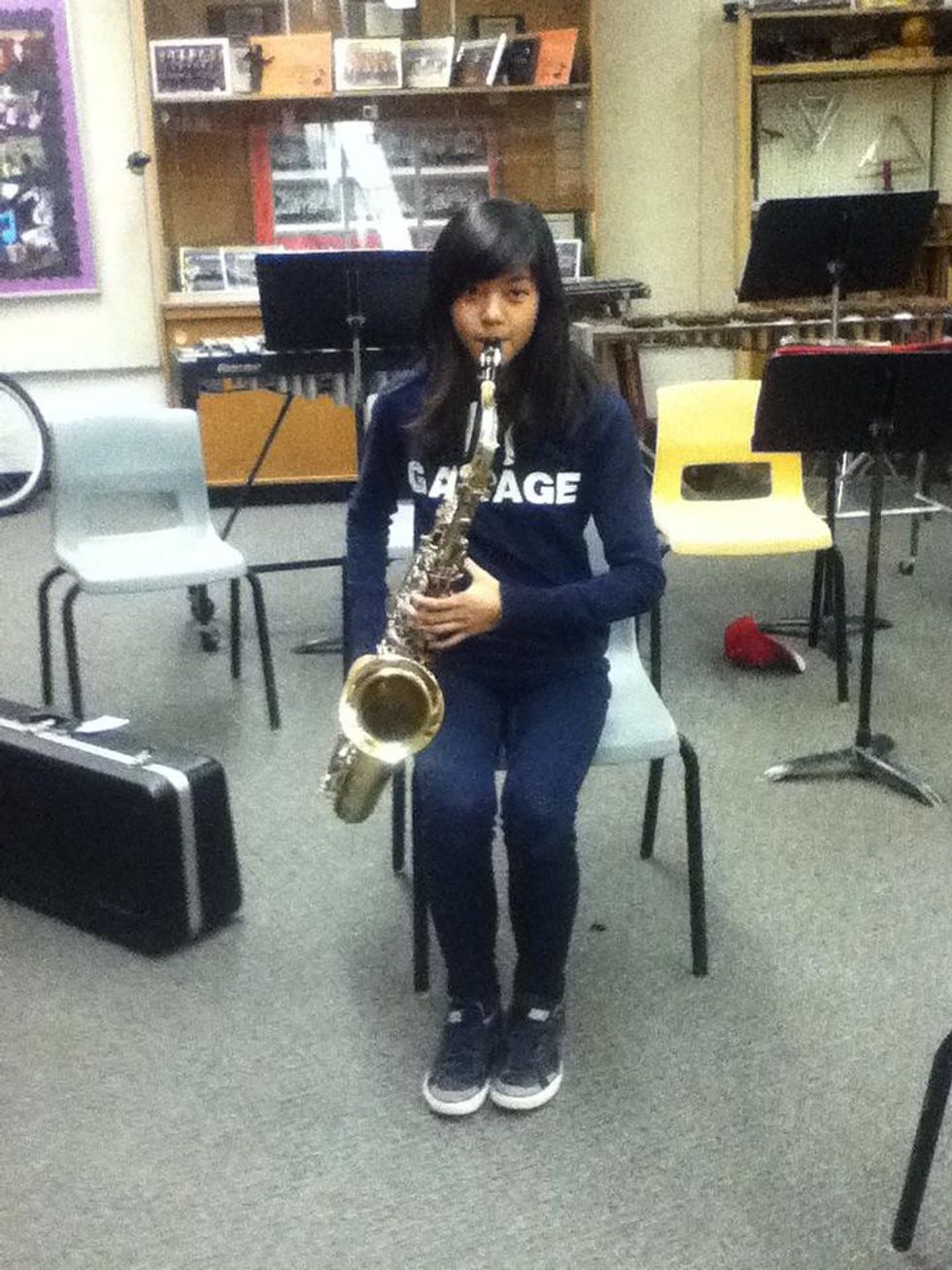 How to hold a tenor saxophone properly - B+C Guides