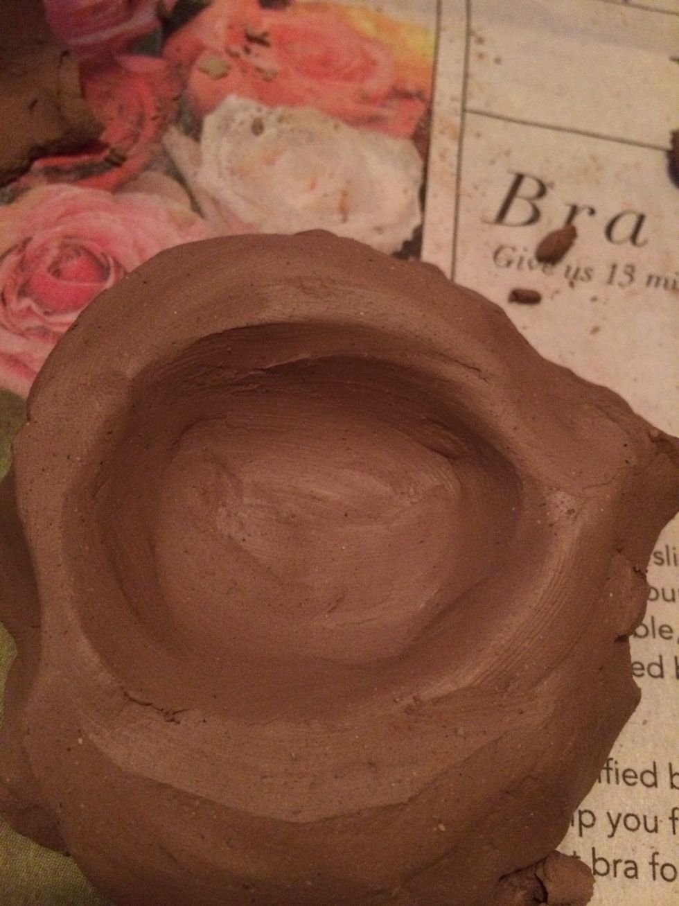 Eyes. When building eyes you should start with an eye socket. A small groove made up by the brow ridge, cheek bones, and the bridge of the nose. Image a skull.