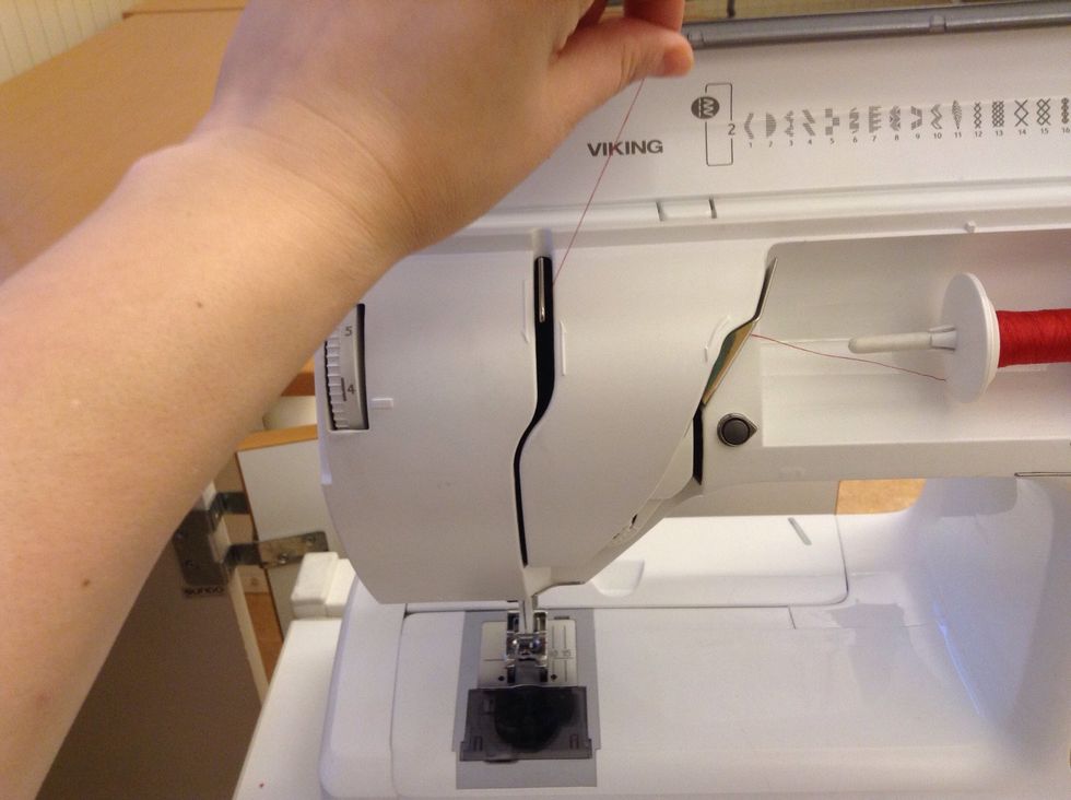 F\u00f6r tr\u00e5den runt tr\u00e5dtilldragaren fr\u00e5n h\u00f6ger till v\u00e4nster.