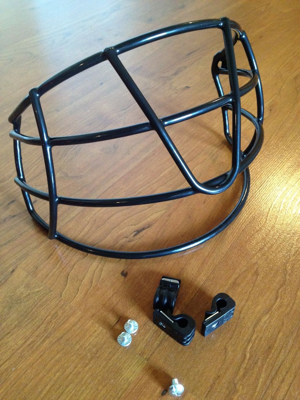 Face Guard kit comes with a face protector, 3 screws and clips.