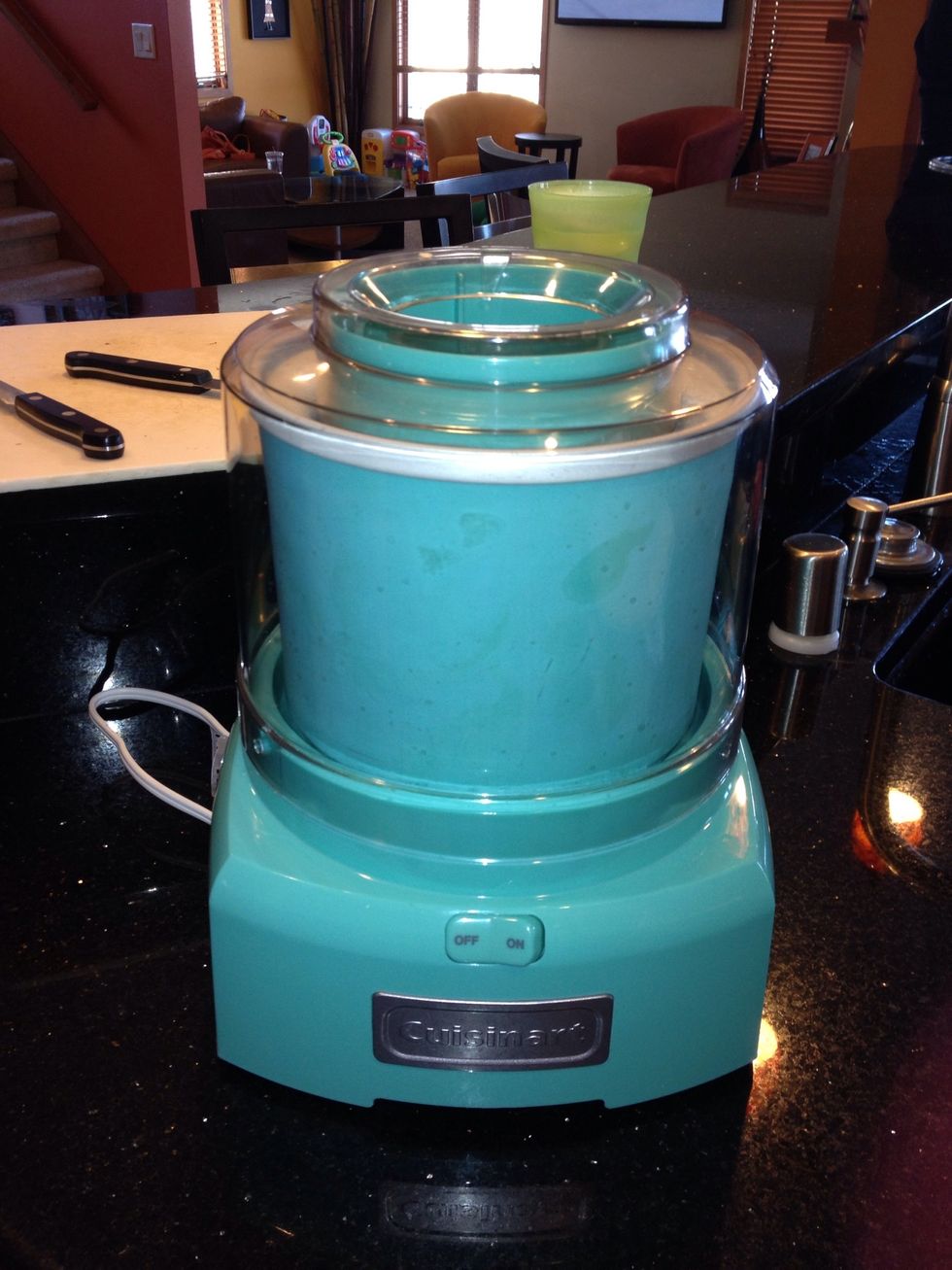 Favor de sacar su "Cuisinart" m\u00e1quina para hacer helado.