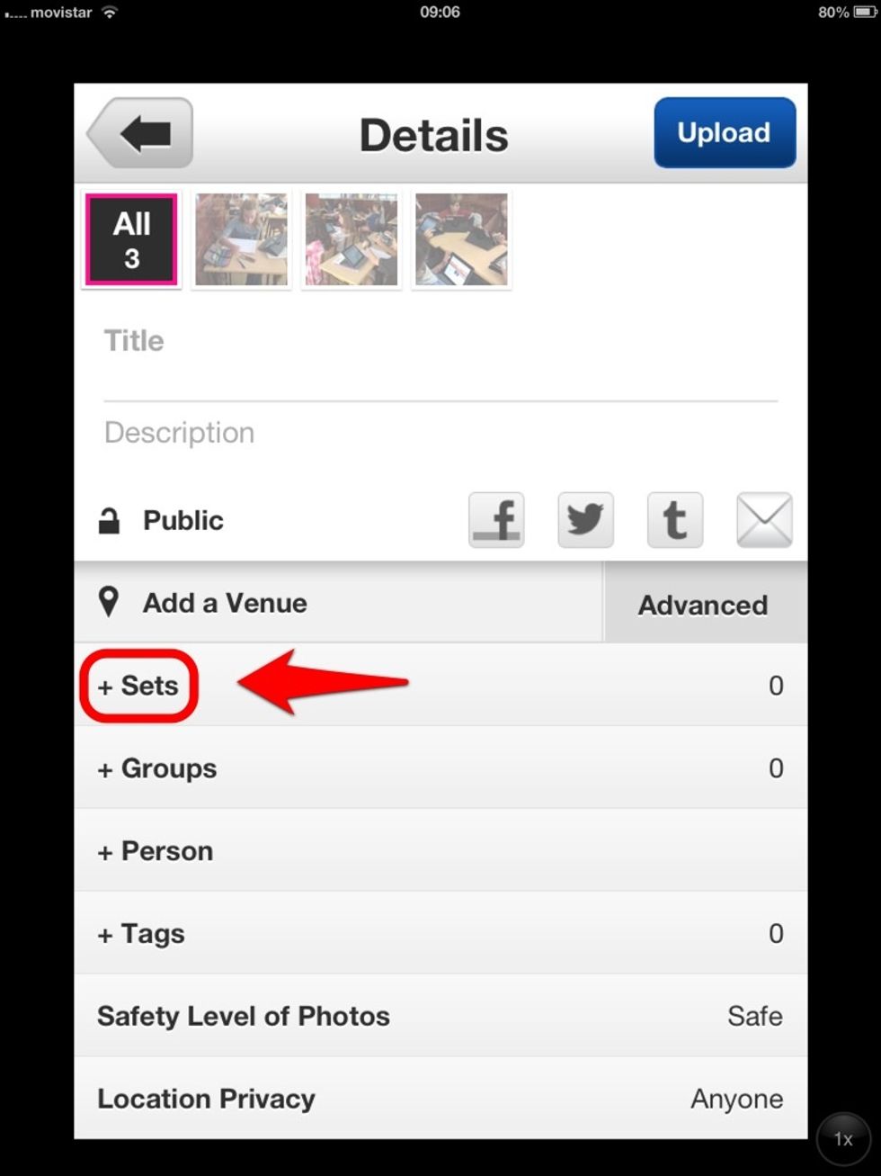 Feu "tap" a "+Sets" per assignar les fotos que pugeu a un \u00e0lbum o crear-ne un de nou.