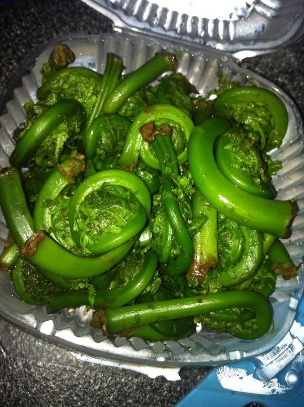 Fiddleheads are available in local grocery stores only a few months a year (from may to july I think) this is the first time I've made them. It tastes pretty good!