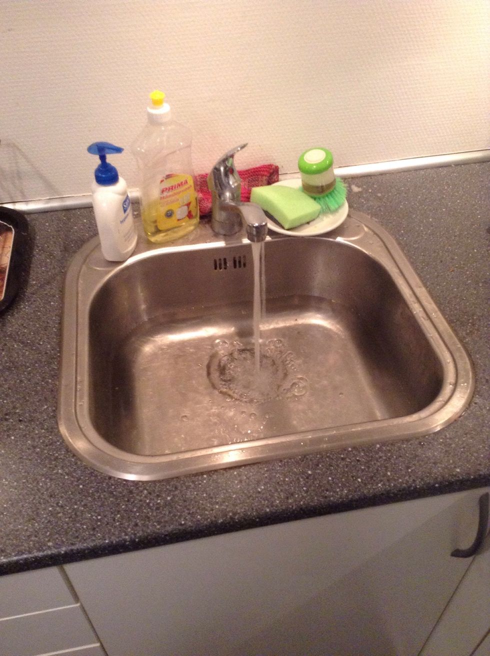 Fill a sink with ice cold water