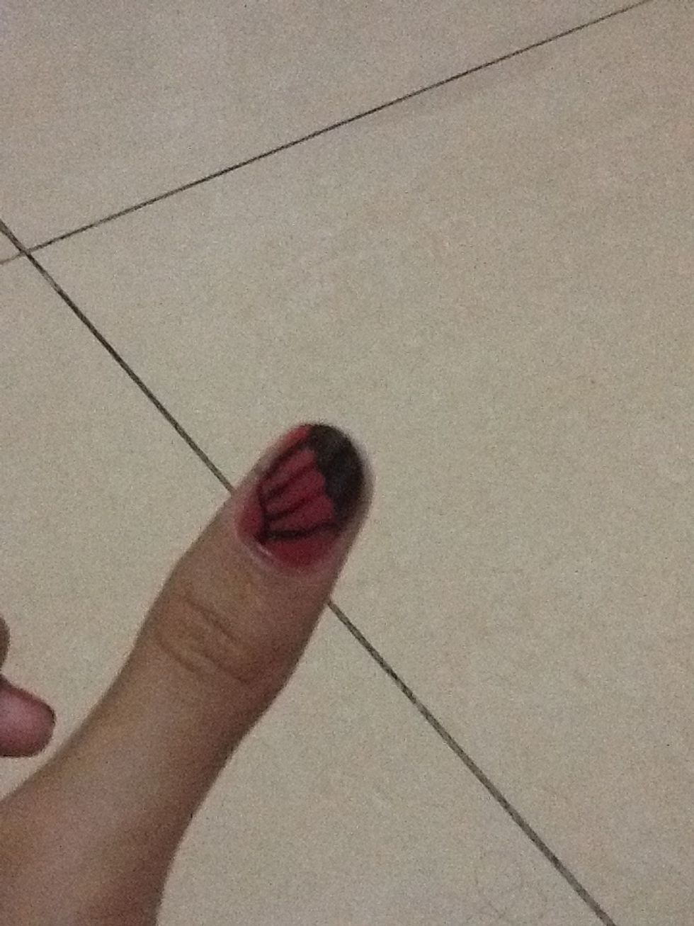 Fill in the tip of the nail