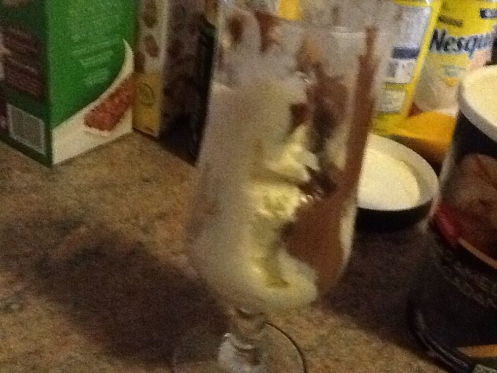 Fill the cup of melted choclate