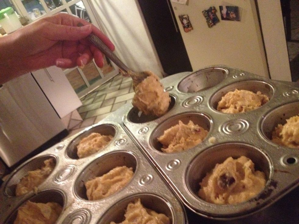 Fill the muffin tray up to 2/3 on each filling.