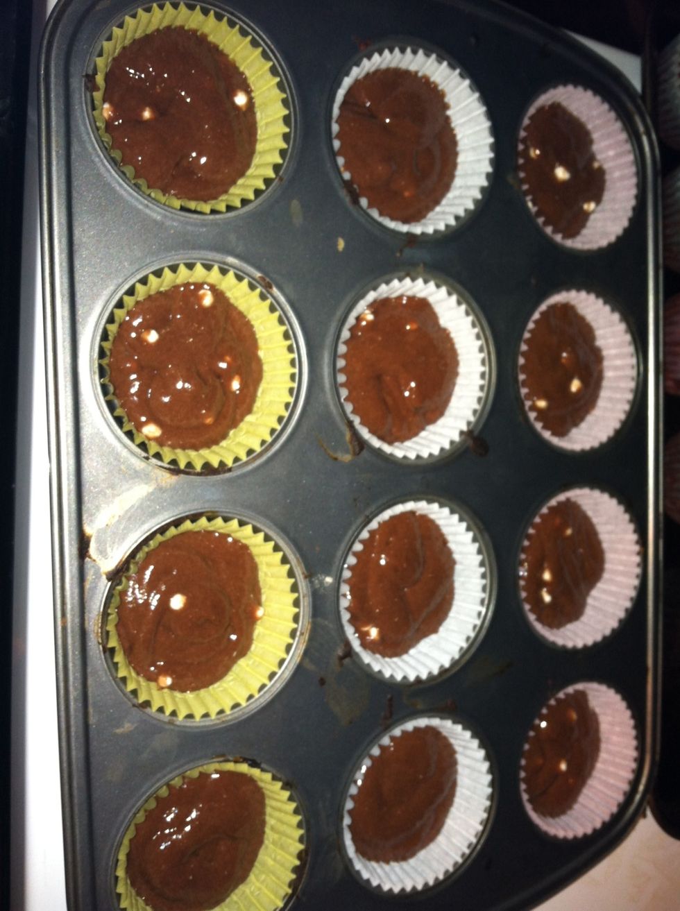 Fill up cupcake tin using awesome batter dispenser!