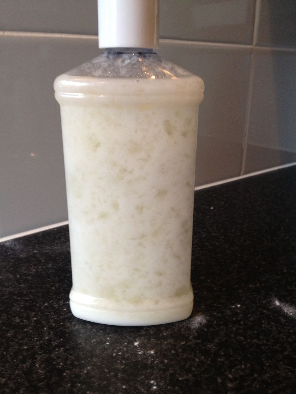 Fill up your bottle and shake again! (Okay, I'll let you in on a secret: this time I used an aloe vera gel instead of a juice, so my liquid is very clumpy. I don't recommend using a gel!)