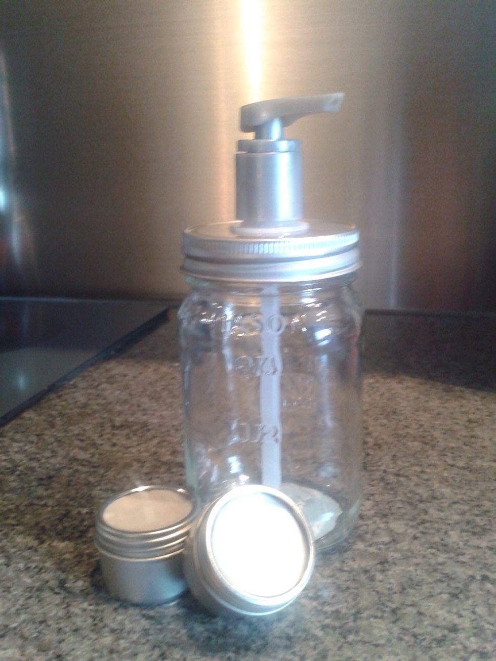 Fill your chosen containers with your new tea lotion.