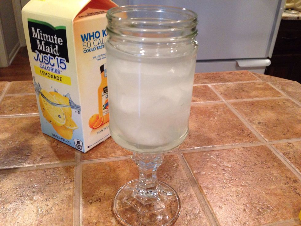 Fill your glass with ice and lemonade.