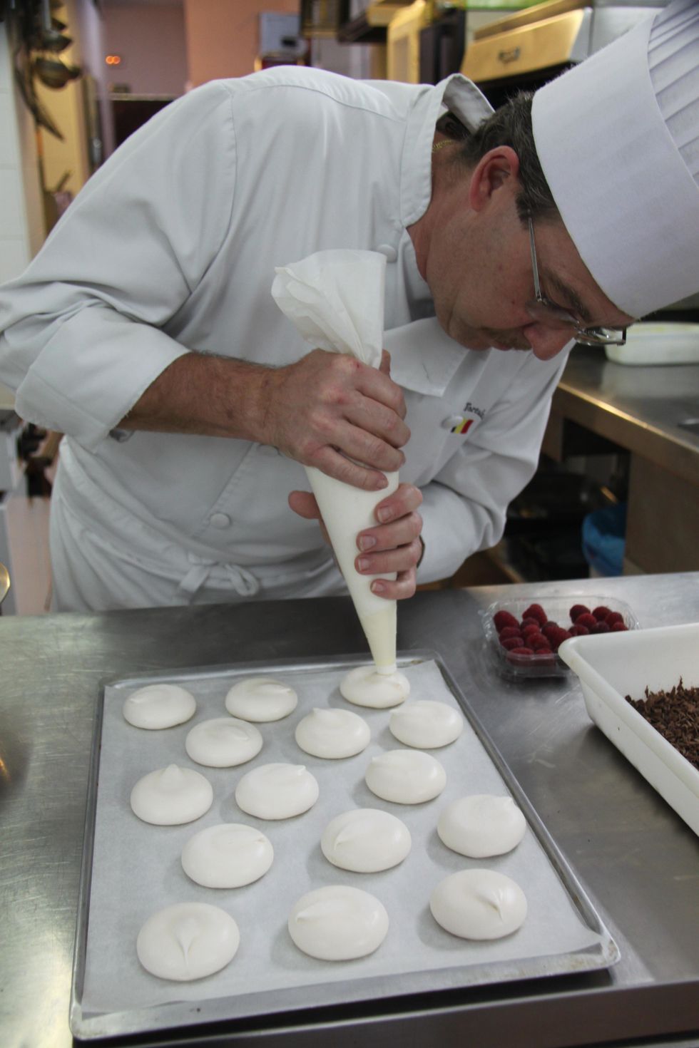 FILL YOUR MERINGUES WITH CHANTILLY