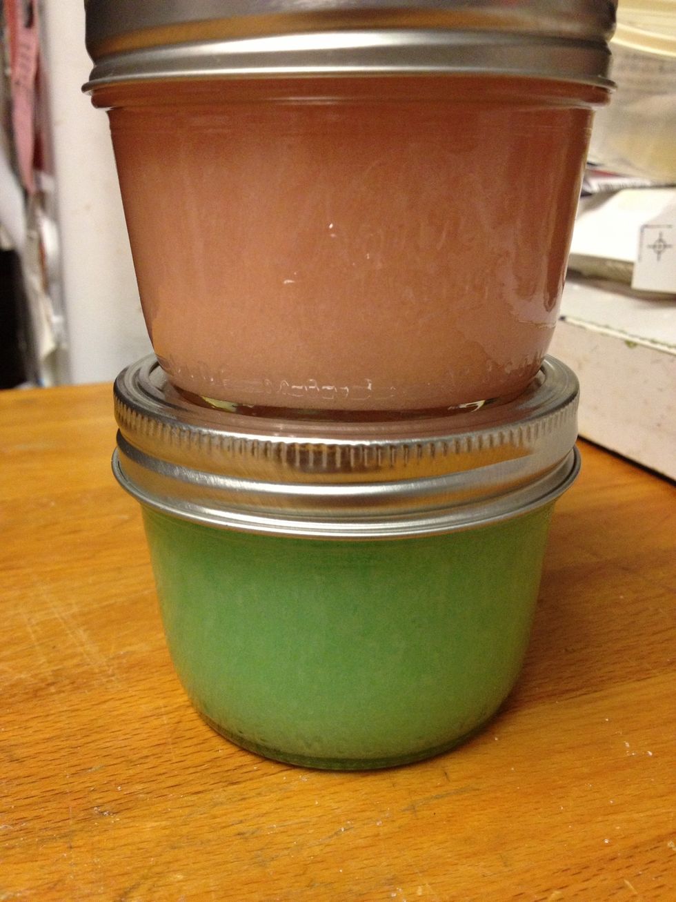 Final result! Such a great gift for anyone on your list. Great for the kitchen, green house, or the garage. Gets rid of garlic odor, grit and dirt, & grease from your hands leaving them super soft.