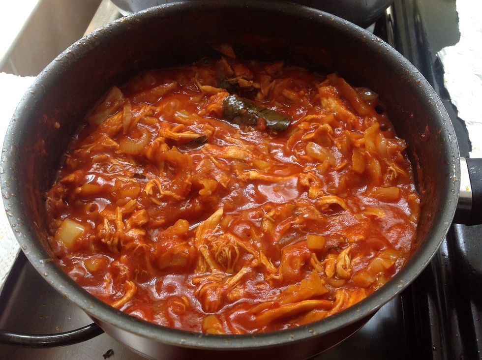 Finally, add the crumbled chicken and let it boil for about 15 minutes, until you see it to become a little more dry like in this picture. And we are done!