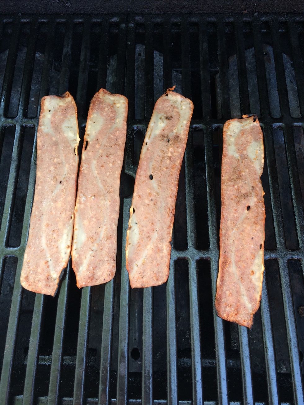 Finally after about 3-4 min your bacon should be a nice, light brown colour and that means they are done! Remember you will need to experiment with the time because every barbecue is different!