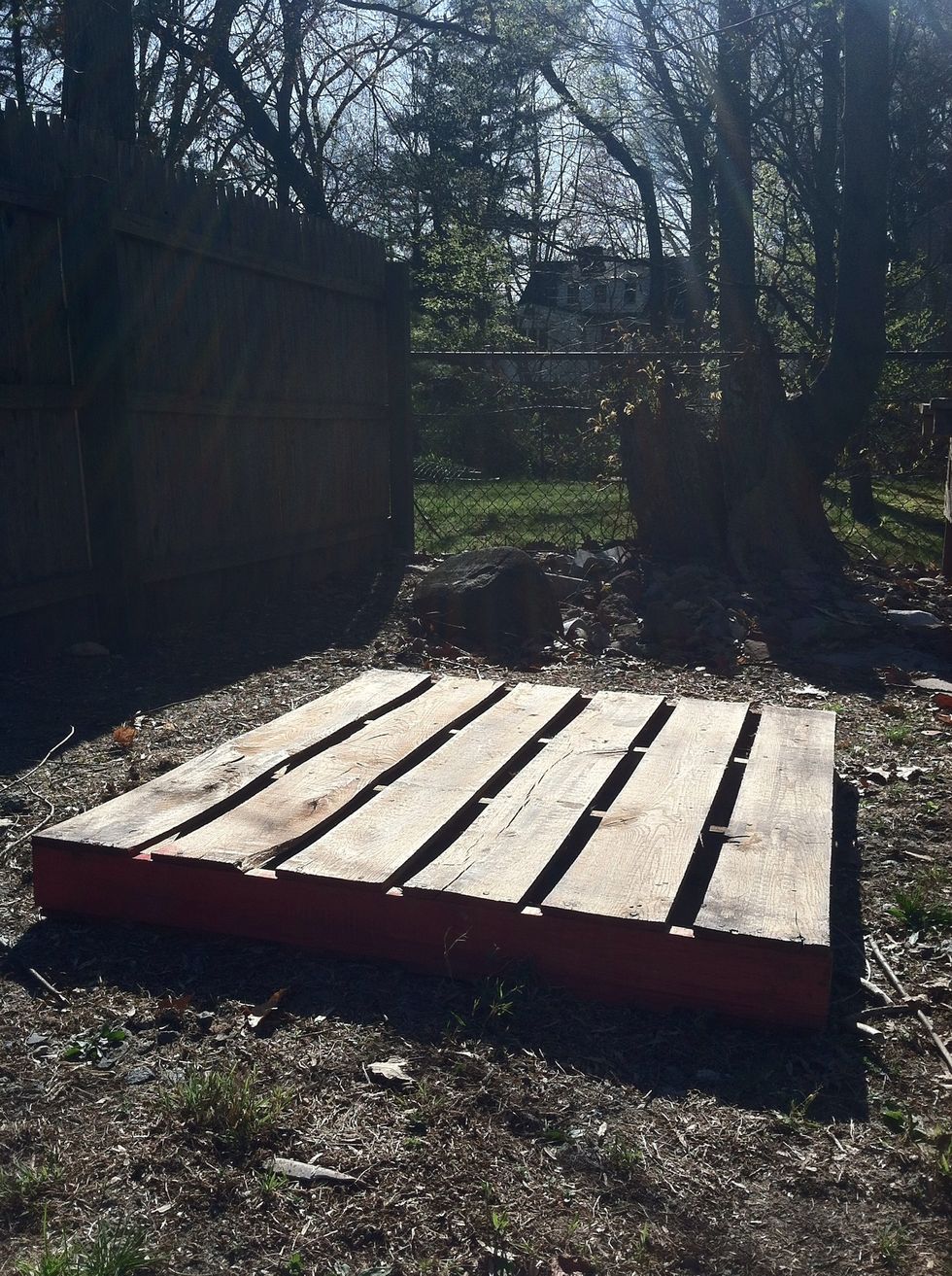 How to make a pallet garden B+C Guides