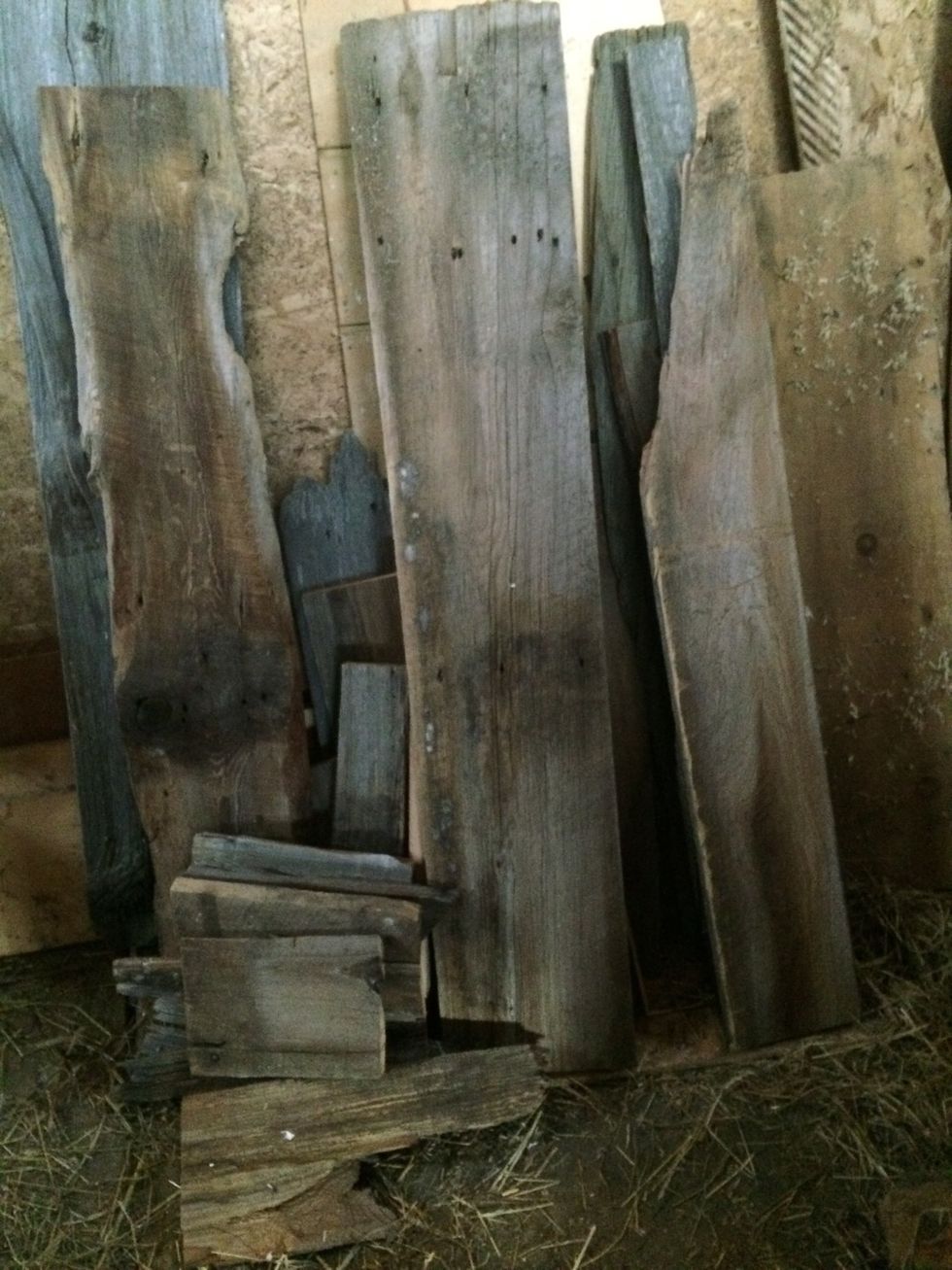 Find some barn boards. We had a barn fall down in a storm, so we have I bit of barn boards lying around. You can also use any kind of wood. This guide I used barn boards.