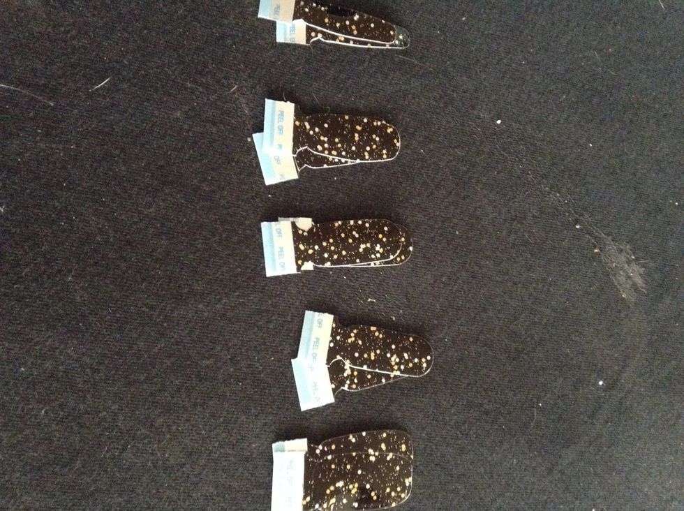 Find the ones that fit your nails.