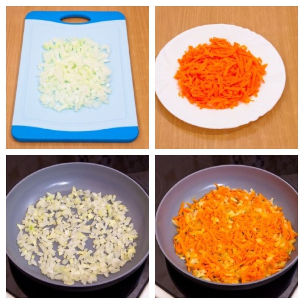 Finely chop the onion. Grate the carrots. In olive oil to fry the onions.Add carrots and fry.
