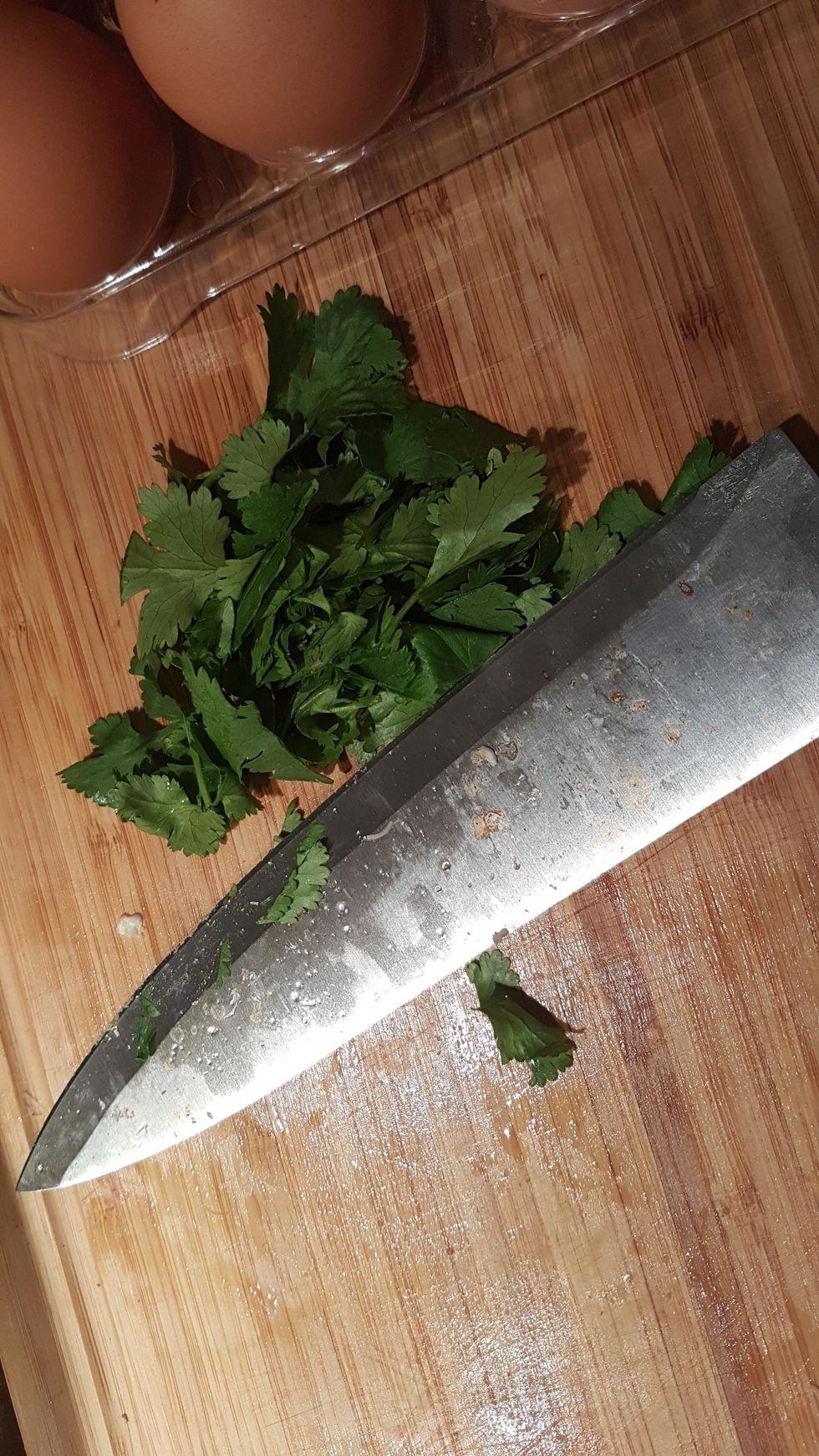 Finely chop up the coriander