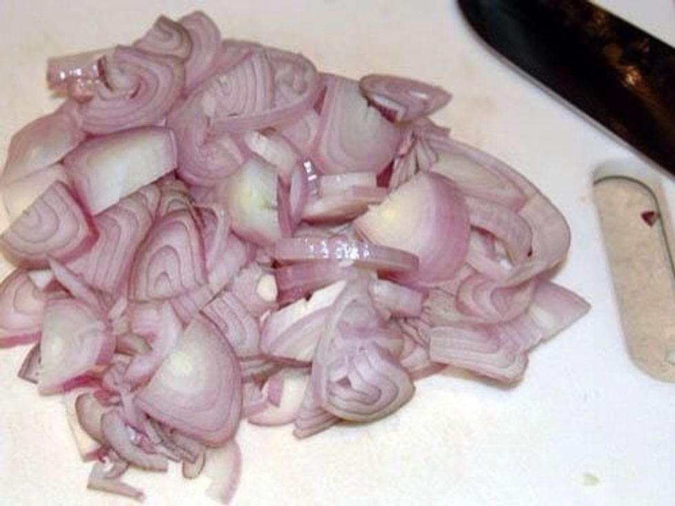 Finely slice your shallots.
