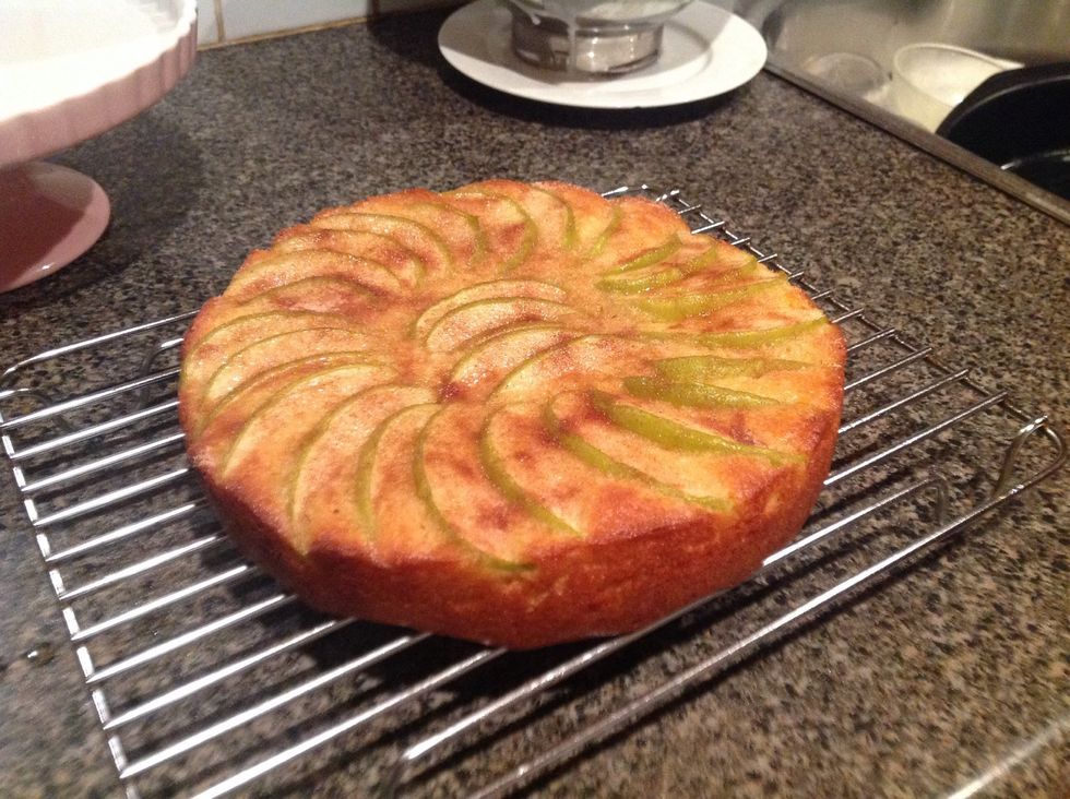 Finish off by sprinkling your cake with grounded cinnamon.