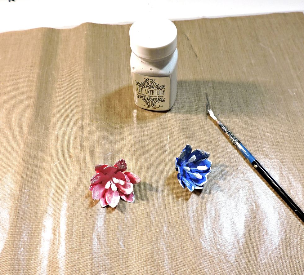 Finish off your flowers by adding the Stone Effects Paste around the edges and on the surface of a few of the petals.