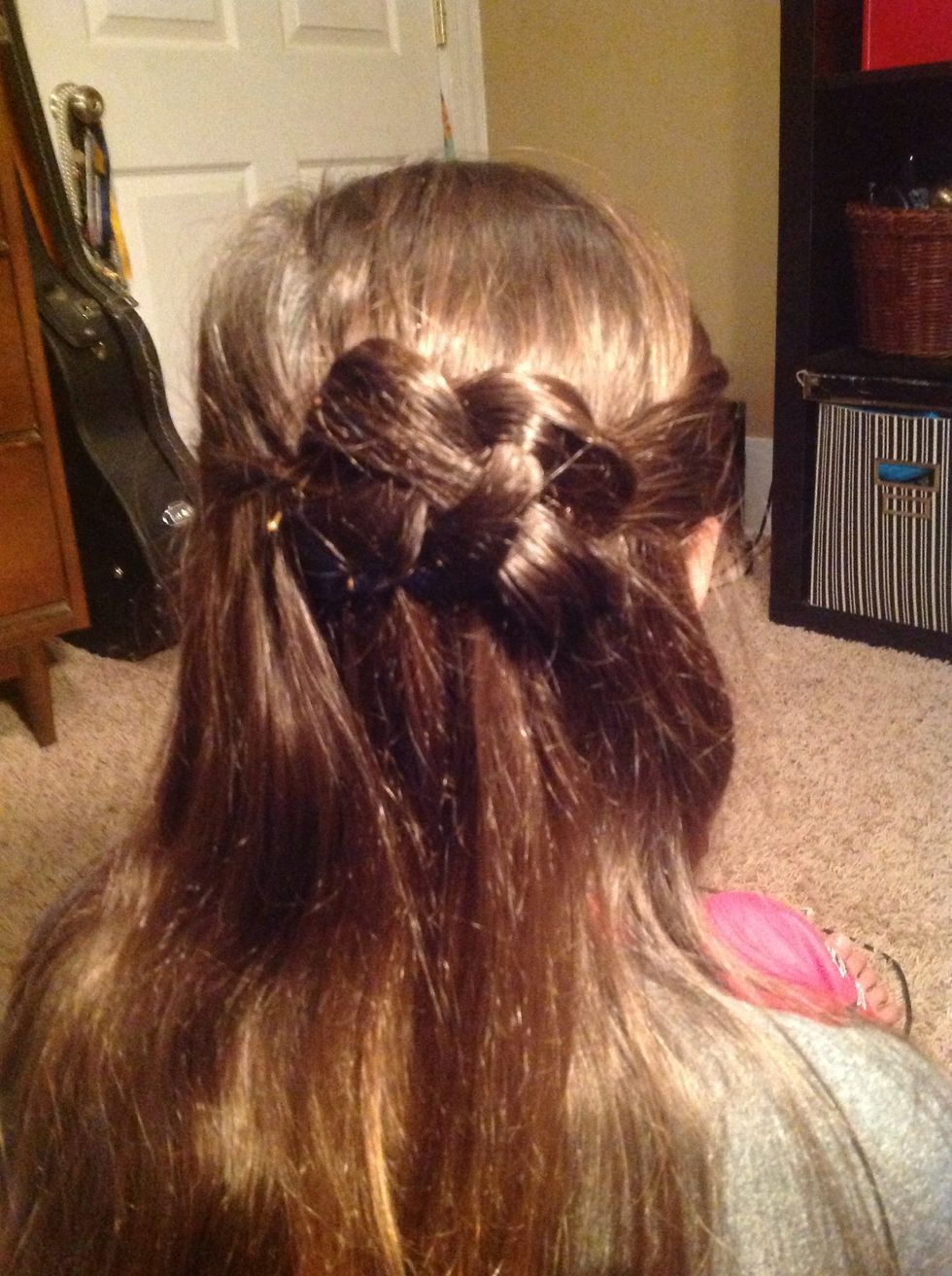Finished look...I pulled the pieces a little tight, but you can do it looser if you would like! Personally, I like it better loose!