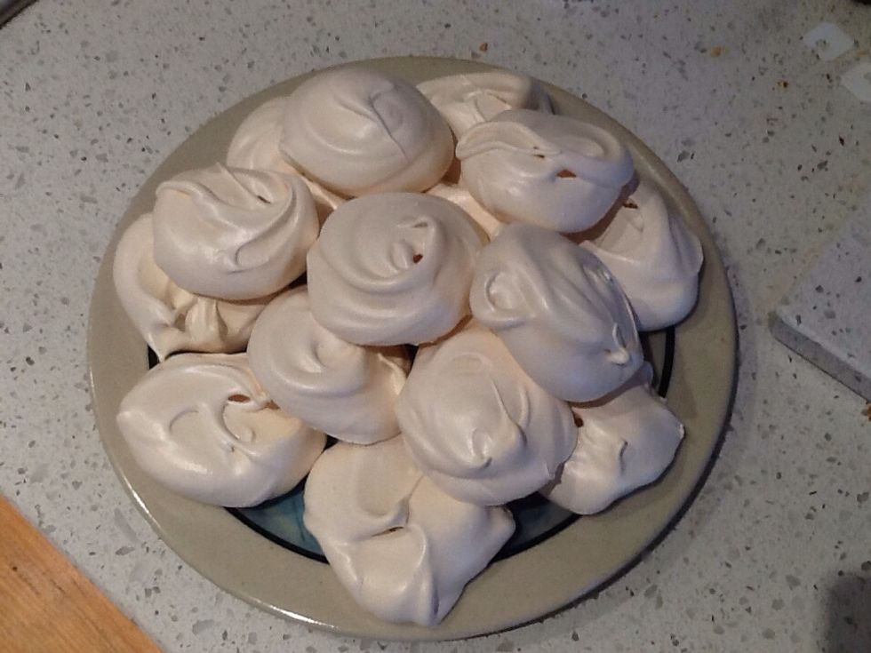 Finished meringues.