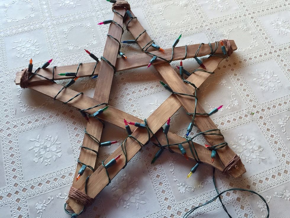 Finished wrapping. Make sure the plug is at the bottom point of the star.