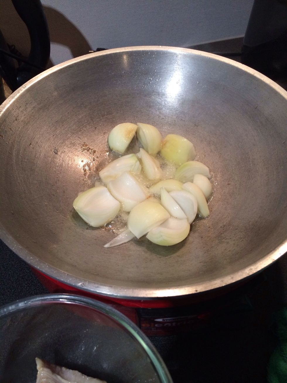 Fired onion to have smell good.