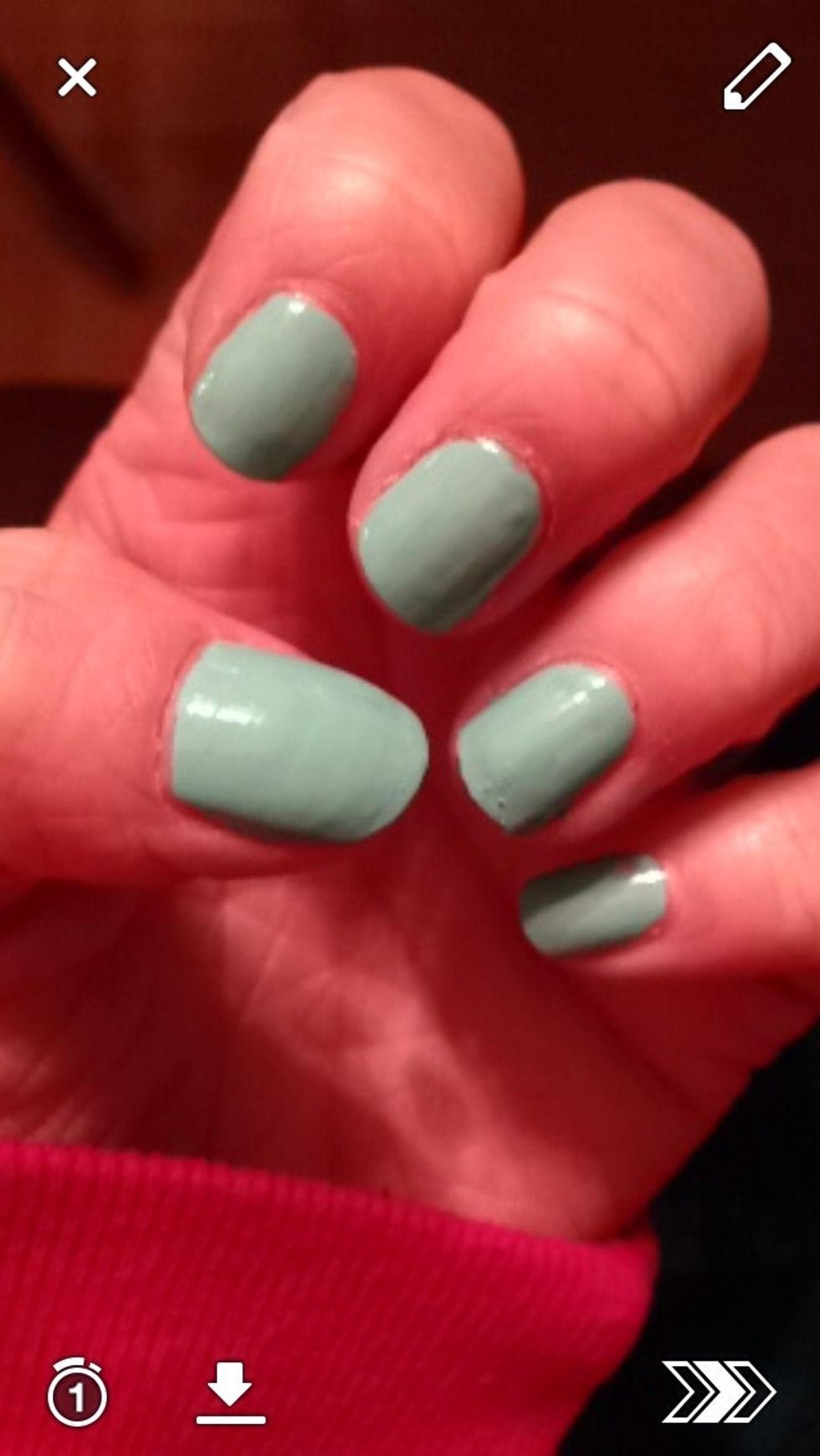 First a turquoise base (1 coat of Avon: Serene)