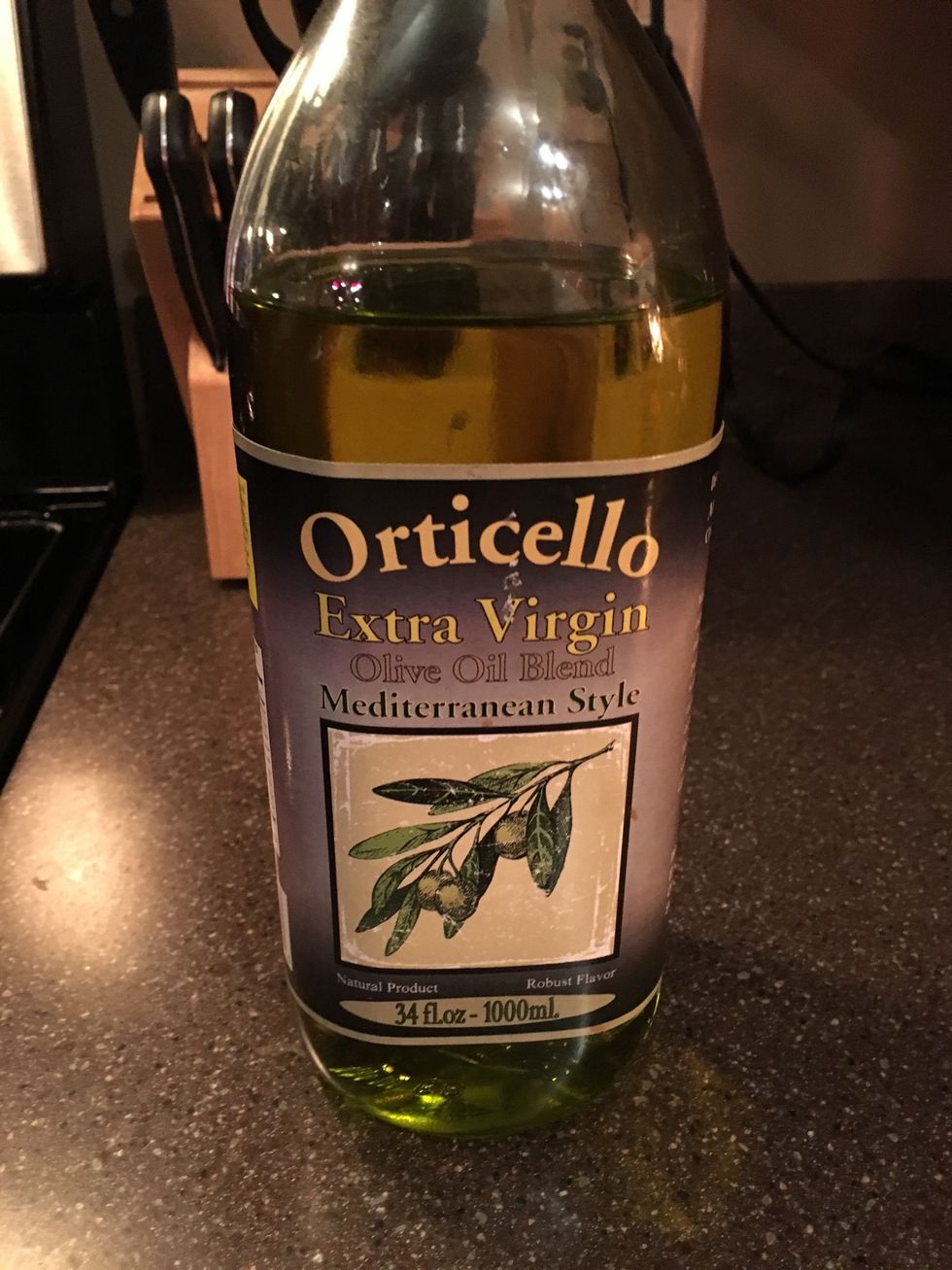 First add a tablespoon of olive oil into a saucer at medium heat.