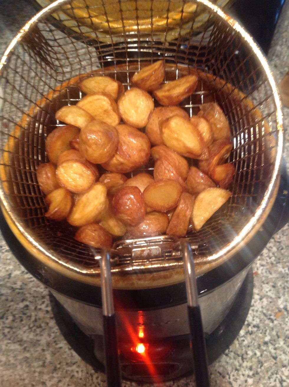 First Batch at about 8 minutes....pretty much bang on! You'll know they're ready when you shake them in the basket and you can hear them crunching against each other.