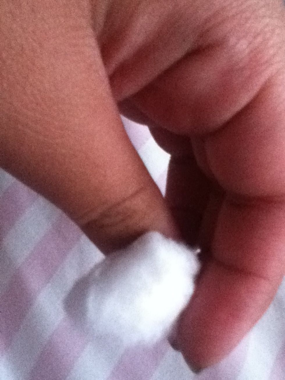 First clean very well your nails ...