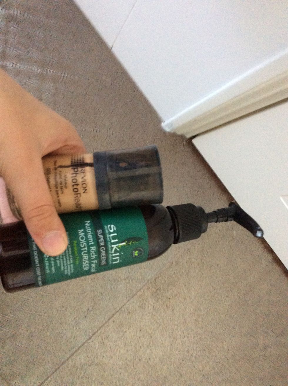 First I am going to apply my foundation but mixed with my moisturiser