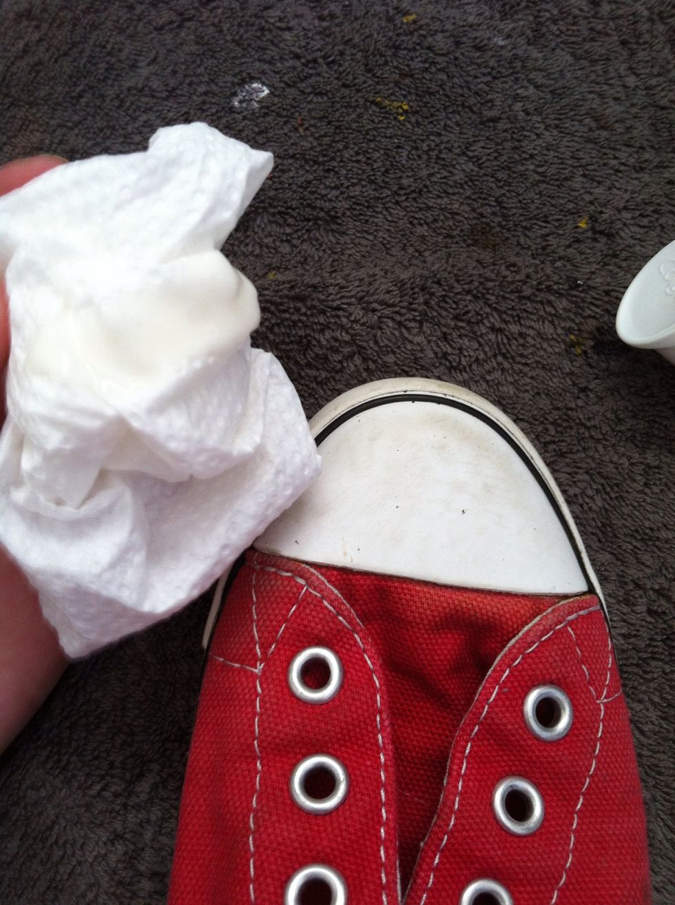 First I'll show you the cif cream, but some on to a price of kitchen roll and scrub the white parts of your shoe