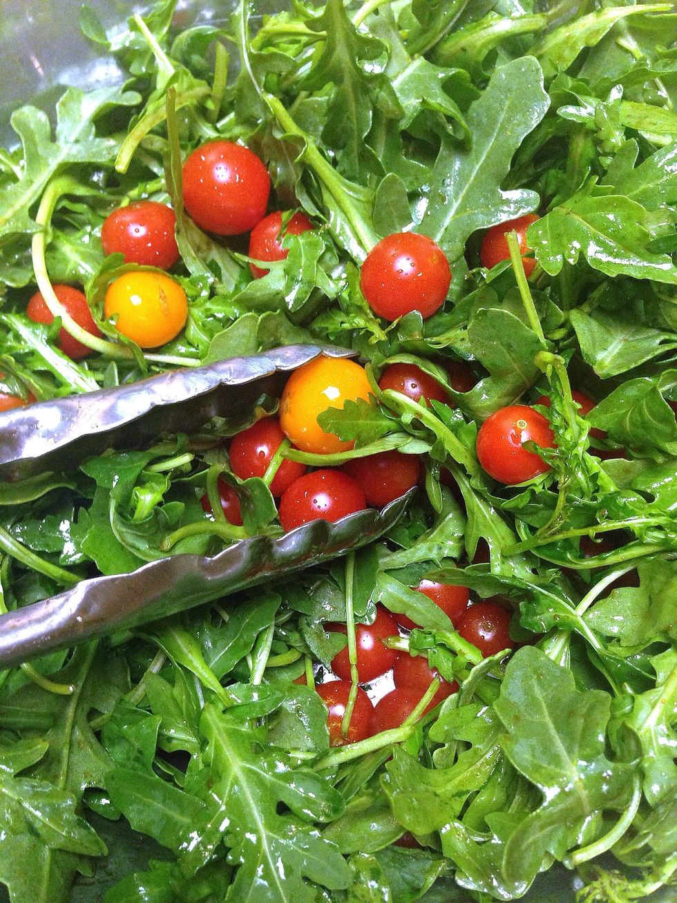 First make a side salad: mix arugula, cherry tomatoes and balsamic dressing (olive oil+balsamic vinegar+salt+pepper)