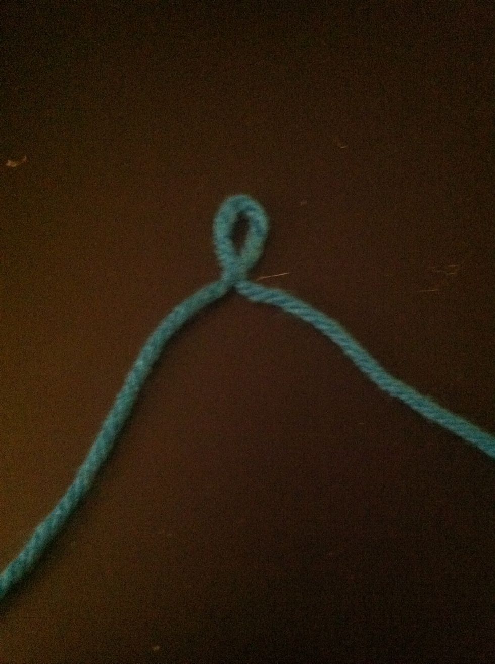 First make a slipknot