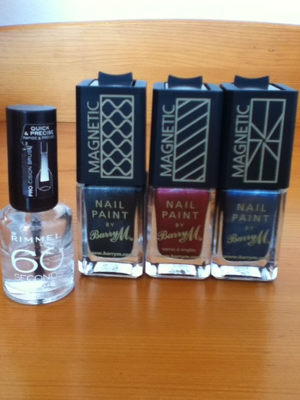 First of all, gather your supplies. You need a base coat, top coat (or just a clear nail varnish) and the magnetic nail polish's.
